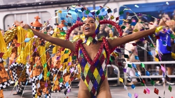 Thelma Assis vibra com bicampeonato da Mocidade Alegre no carnaval de SP e detalhe IMPRESSIONANTE chama atenção