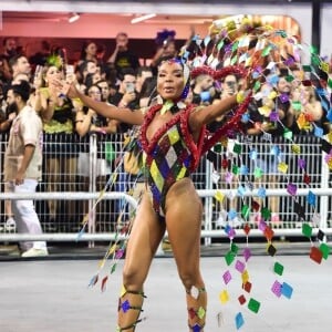 Mocidade Alegre bicampeã do carnaval de São Paulo: Thelma Assis foi musa da tricolor, que chega ao 12º título, o 8º desde 2004