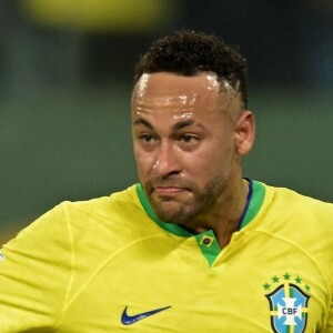 Neymar gordo? Jogador é clicado em volta para o Al-Hilal e vira alvo de piadas na web, com comparações a Ronaldo Fenômeno