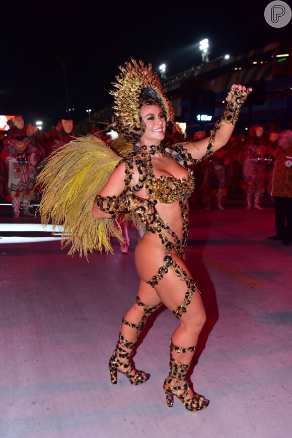 Paolla Oliveira arrasou ao desfilar fantasiada de onça no carnaval 2024