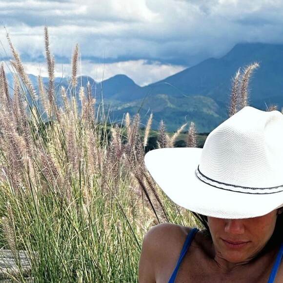 Fotos de Giovanna Ewbank de biquíni são muito comentadas no Instagram