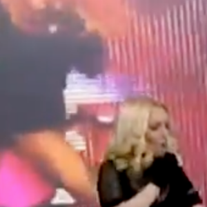 No vídeo, uma cover de Madonna se apresentava no 'Mais Você' ainda em 2008