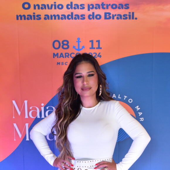 Simone Mendes foi uma das atrações do primeiro dia do cruzeiro 'Maiara e Maraisa em alto mar', comandado pelas gêmeas do sertanejo