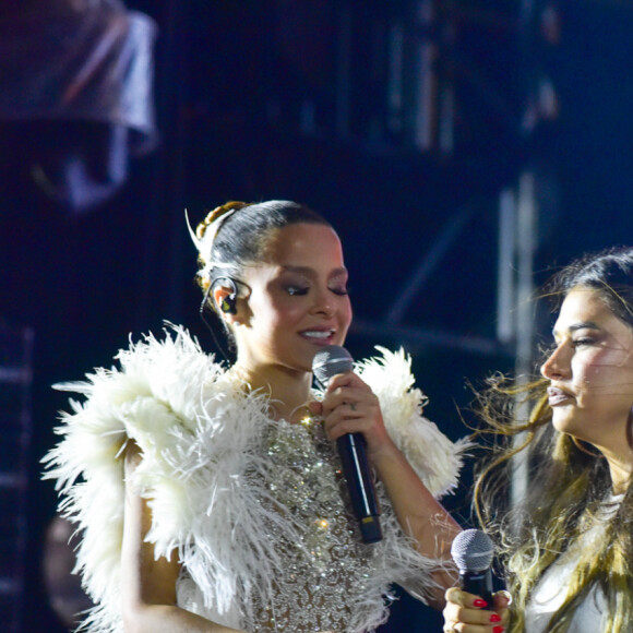 Maiara e Maraisa subiram ao palco no show de Simone Mendes