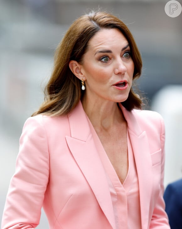 Kate Middleton ficou chateada com repercussão negativa ao admitir ter editado a foto na qual aparece com os filhos