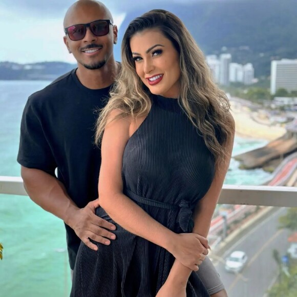 Namorado de Andressa Urach teria abordado Mulher Abacaxi em um aplicativo de relacionamento