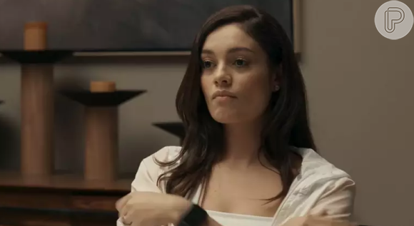 Em 'Renascer', Eliana (Sophie Charlotte) chega à fazenda e toma atitudes malucas que chocam Inocêncio (Marcos Palmeira).