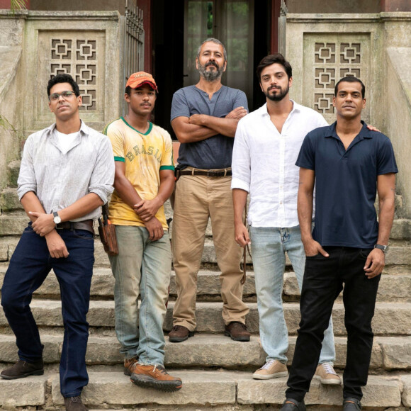 O clã dos Inocêncio - José Inocêncio (Marcos Palmeira), José Augusto (Renan Monteiro), João Pedro (Juan Paiva) , José Bento (Marcello Melo Jr) e José Venâncio (Rodrigo Simas).