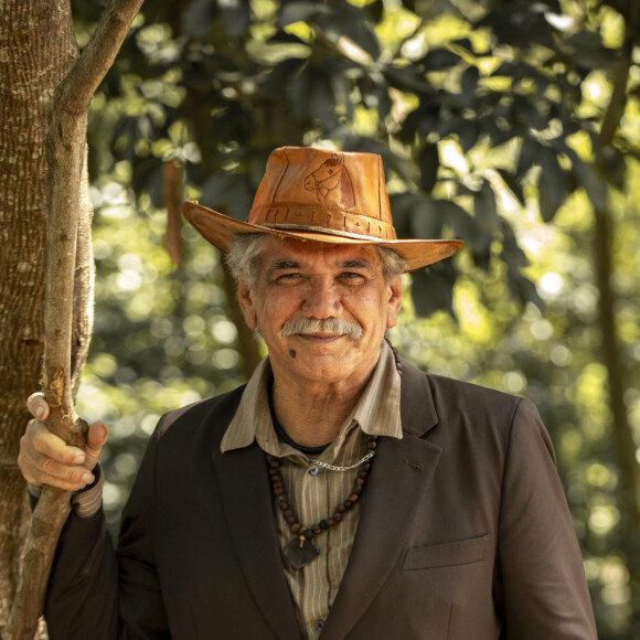 Deocleciano (Jackson Antunes) será um ombro amigo para José Inocêncio (Marcos Palmeira) acabar com a depressão na novela 'Renascer'