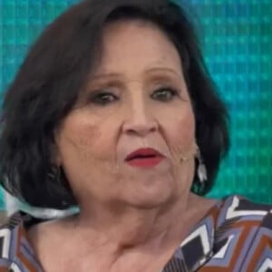 Dona Déa afirma não se arrepender de criticar Yasmin Brunet no palco do 'Domingão com Huck', após o 'BBB 24'