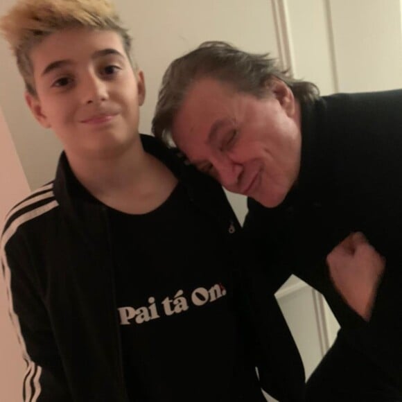 Fábio Jr. abriu um processo judicial para pedir a guarda do filho caçula, Záion, de 15 anos. A informação é da colunista Fabíola Reipert