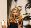 O perfume Truth or Dare de Madonna rapidamente se tornou um dos maiores sucessos