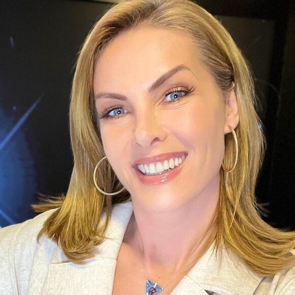 Em um vídeo sob a trilha sonora de Mariah Carey, Ana Hickmann anunciou o lançamento de novos perfumes