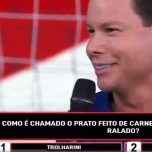 Ratinho foi questionado por Marcão do Povo sobre conselho para ter mais audiência com o seu 'Tá na Hora', que enfrenta Datena e Luiz Bacci no Ibope