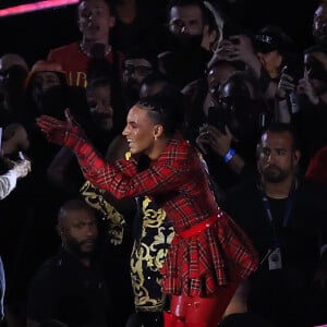 Madonna recebeu Anitta para o quadro 'Ballroom', onde dançarinos performaram para as duas