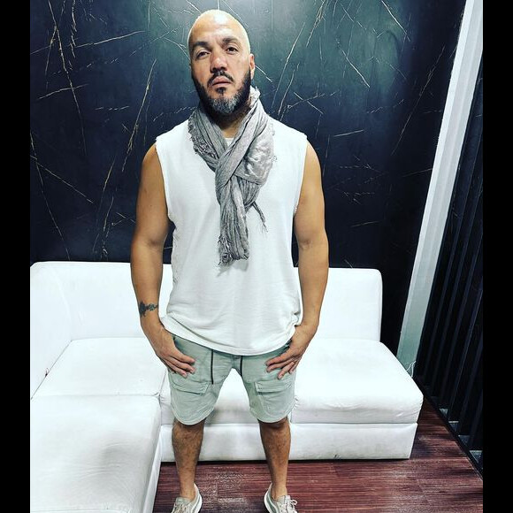Belo com amante! A informação foi revelada pelo jornalista Leo Dias