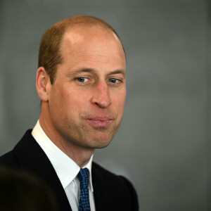 Príncipe William tem lidado bem com a situação, segundo o biógrafo real Robert Lacey contou para a People