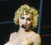 Madonna rodava o mundo com a 'Blond Ambition Tour'. No palco, a popstar simulava masturbação e exorcismo e cantava em um altar de uma igreja