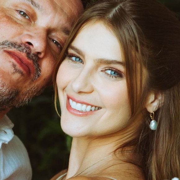 Isabella Santoni se casou com Henrique Blecher após seis meses de namoro