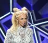 Britney Spears teria sido afastada de sua assistente pessoal e amiga íntima por pessoas ligadas à Lynne Spears, sua própria mãe