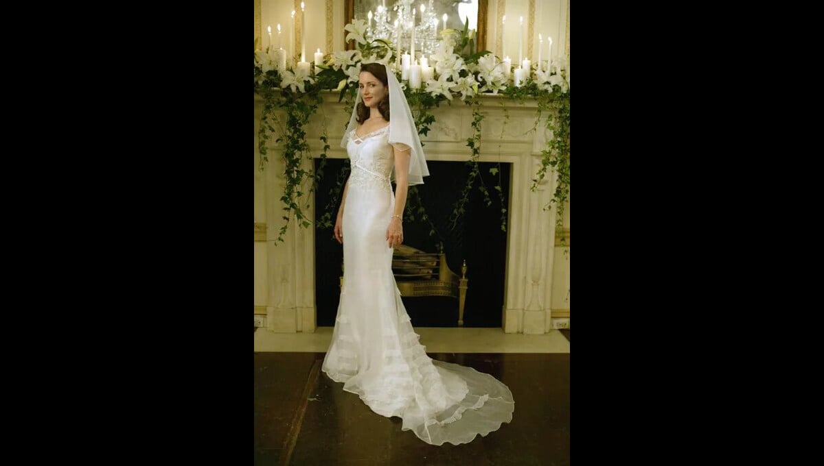 Foto: Charlotte York usou vestido branco clássico mas com detalhes modernos  em seu casamento na série 'Sex And The City'