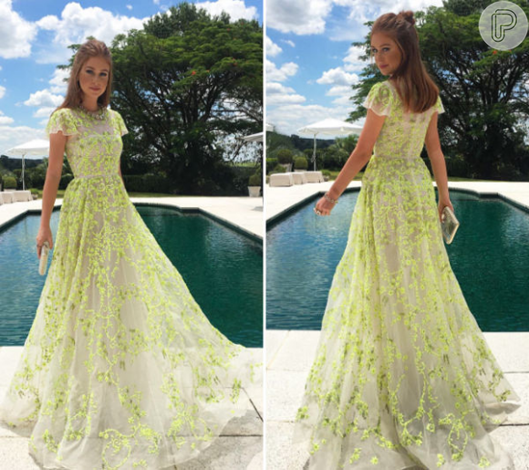 Marina Ruy Barbosa aposta em look de casamento na cor verde neon