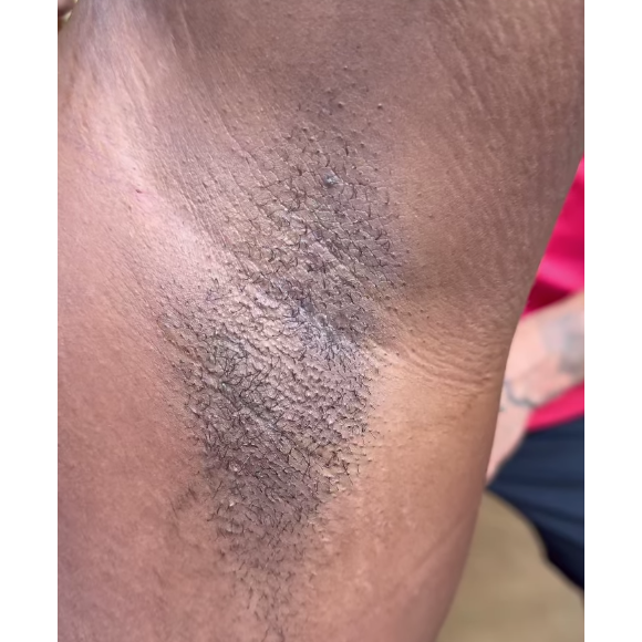 Jojo Todynho mostrou sua axila peluda em um vídeo enquanto se exercitava