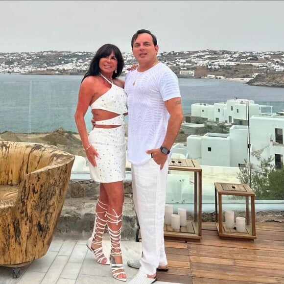Gretchen é casada com Esdras de Souza e sempre causa polêmica ao lado do empresário