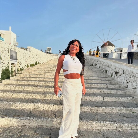 Nos comentários, internautas duvidaram que Gretchen teria o bumbum turbinado só com exercícios físicos e sem procedimentos estéticos
