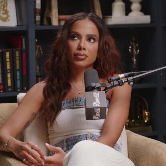 Anitta dispensa métodos anticoncepcionais como DIU e pílulas