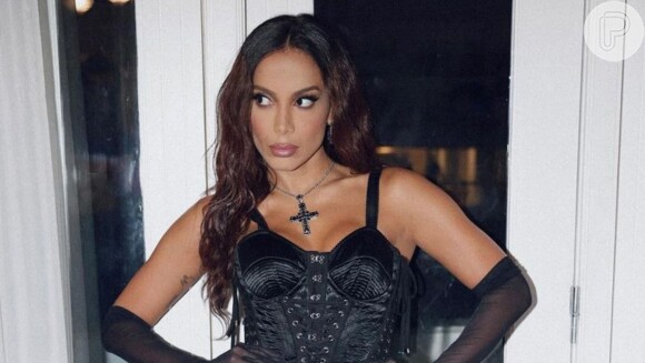 Anitta falou sobre a injustiça de somente mulheres sofrerem com métodos anticoncepcionais