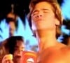 Brad Pitt estrelou comercial da marca Pringles em 1988