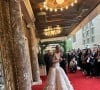 Bruna Marquezine usou look exclusivo para ir ao seu primeiro MET Gala; um mês depois, a atriz contou curiosidades sobre o evento