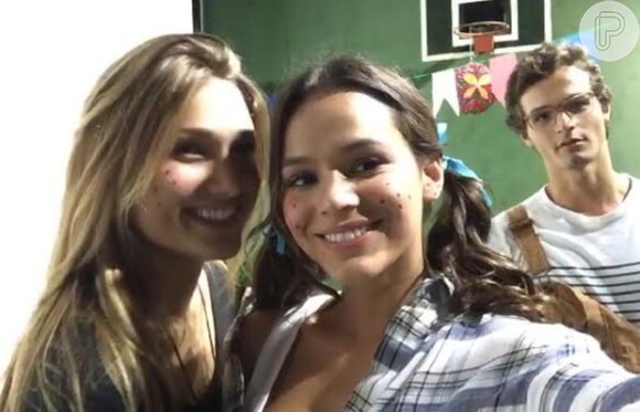 Sasha Meneghel e Bruna Marquezine são melhores amigas por causa de Xuxa Meneghel, que insistiu para que a carioca dormisse com sua filha ainda na infância