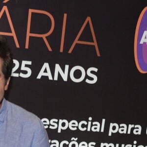 Eliana e Daniel fizeram dueto na música 'Nossa Senhora' na gravação do último programa no SBT da apresentadora