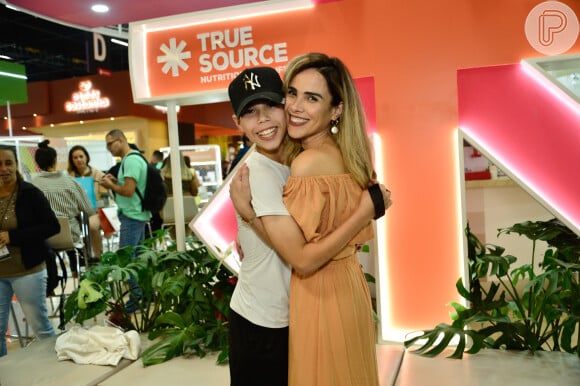 Wanessa Camargo e o filho José Marcus Buaiz estiveram na Feira Natural Tech no Expo Anhembi em São Paulo, nesta sexta-feira (14) 