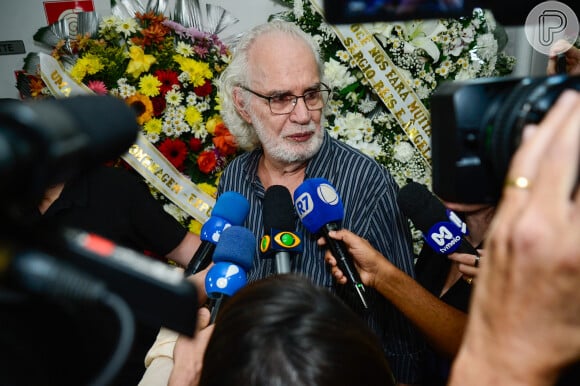 Morte do cantor Chrystian: Renato Teixeira deu adeus ao artista no velório