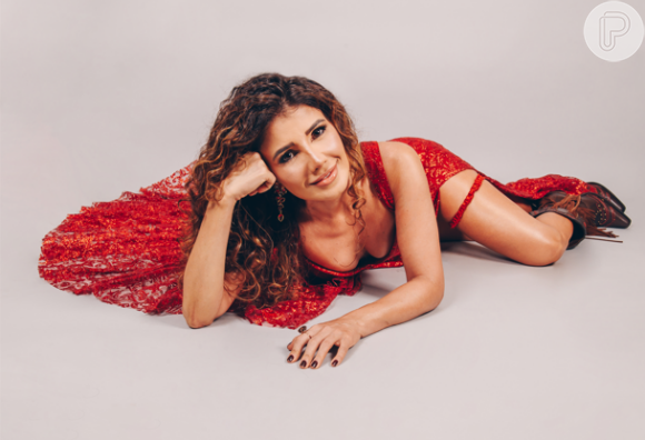 Paula Fernandes: novo single de trabalho da cantora é 'Anota Aí' 