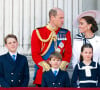 Em evento real do aniversário de Charles III, princesa Charlotte fez gesto semelhante ao da rainha Elizabeth II, sua bisavó