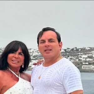 Gretchen está curtindo dias de muita folga em um passeio pela França ao lado do marido, Esdras de Souza