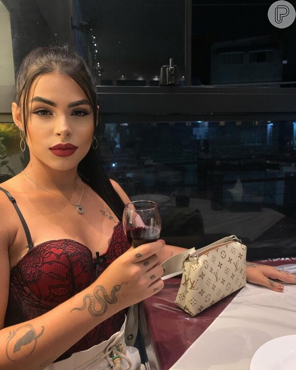 Sophia Barcllay se tornou ré após uma juíza acatar a denúncia de Flávio Bolsonaro