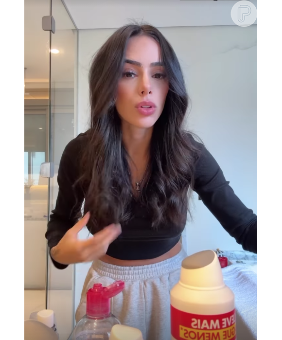 Bruna Biancardi relatou, nos stories do Instagram, ter feito botox e aplicação de ácido hialurônico no rosto