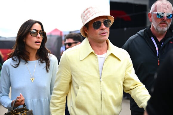 Atualmente, Brad Pitt está namorando a designer de jóias Ines de Ramon