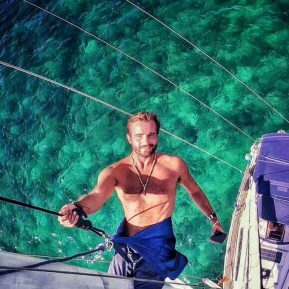 Hoje, 24 anos após sua estreia na Globo, Max Fercondini vive em Portugal à beira-mar, literamente dentro de um barco 