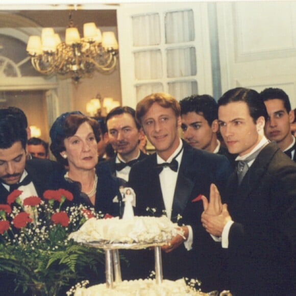 Novela 'Alma Gêmea' ganhou novo título, 'Fascinação' e foi exibida pelo SBT