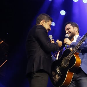 Zezé Di Camargo e Luciano tiveram uma briga nos bastidores no fatídico dia. Dupla segue na ativa até hoje, apesar das carreiras solos de ambos