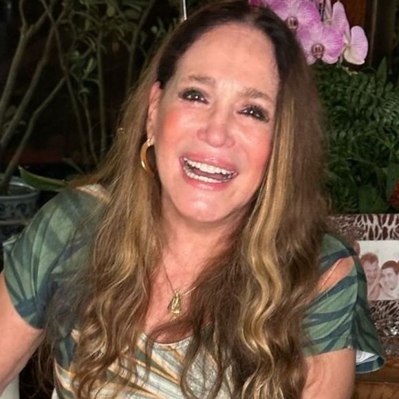 Susana Vieira diz ser adepta de namoros virtuais: 'Não suporto ninguém me esquentando'