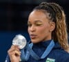 Rebeca Andrade é mãe de pet e dona de duas medalhas nas Olimpíadas de Paris 2024