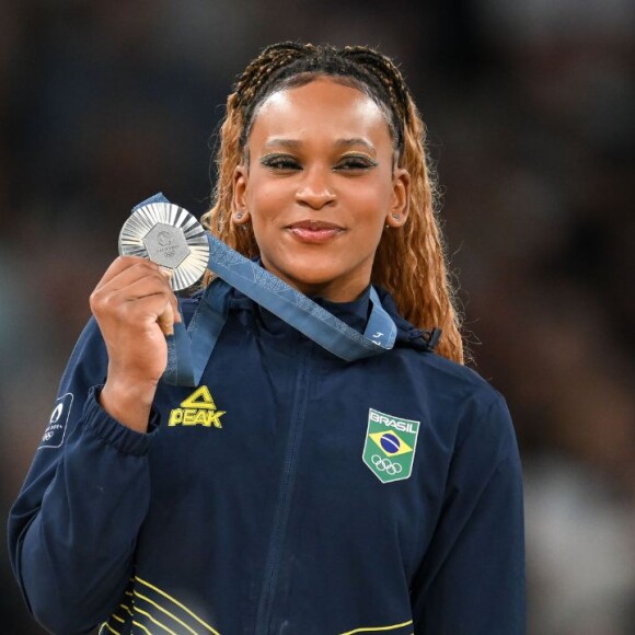 Rebeca Andrade conquistou um ouro, duas pratas e um bronze nas Olimpíadas de Paris 2024