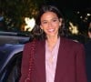 Bruna Marquezine usa blazer oversized em festa de aniversário beneficente com João Guilherme